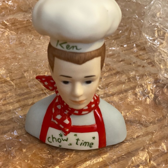 1994 vintage Barbie and ken salt and pepper shaker - Picture 2 of 13